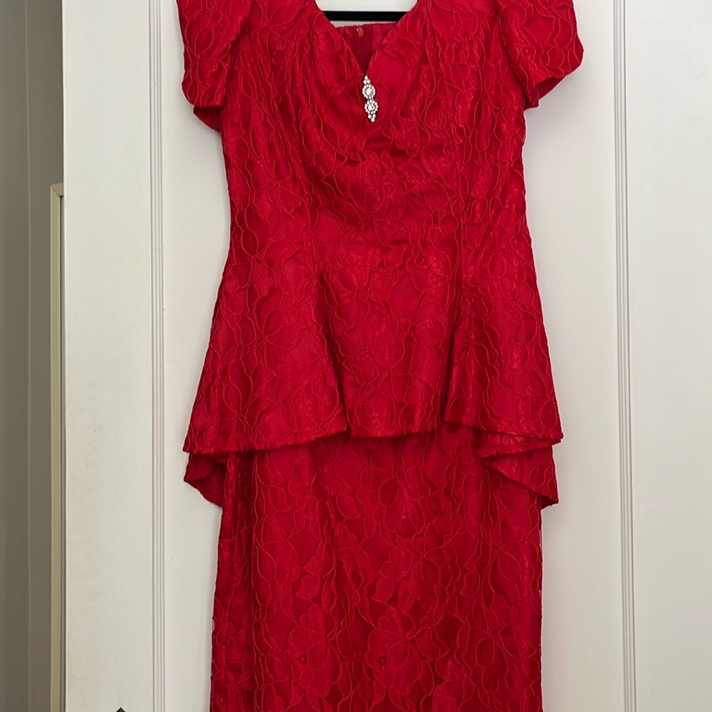 Vintage Scott McClintock cocktail dress. Size 6. Red. Worn once.